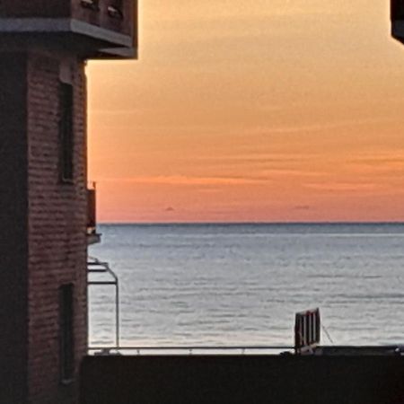Ferienwohnung Casa Al Mare Torvaianica Exterior foto